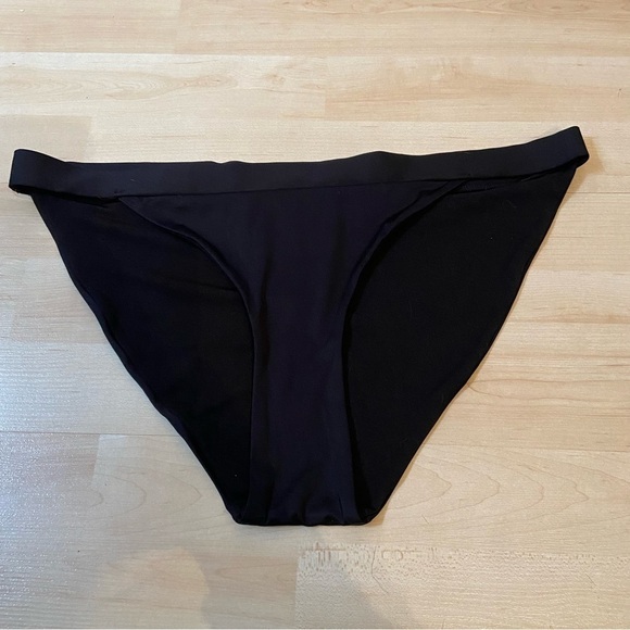 💥5/$25 H&M women’s black  bikini bottoms in size 14 - Picture 1 of 7